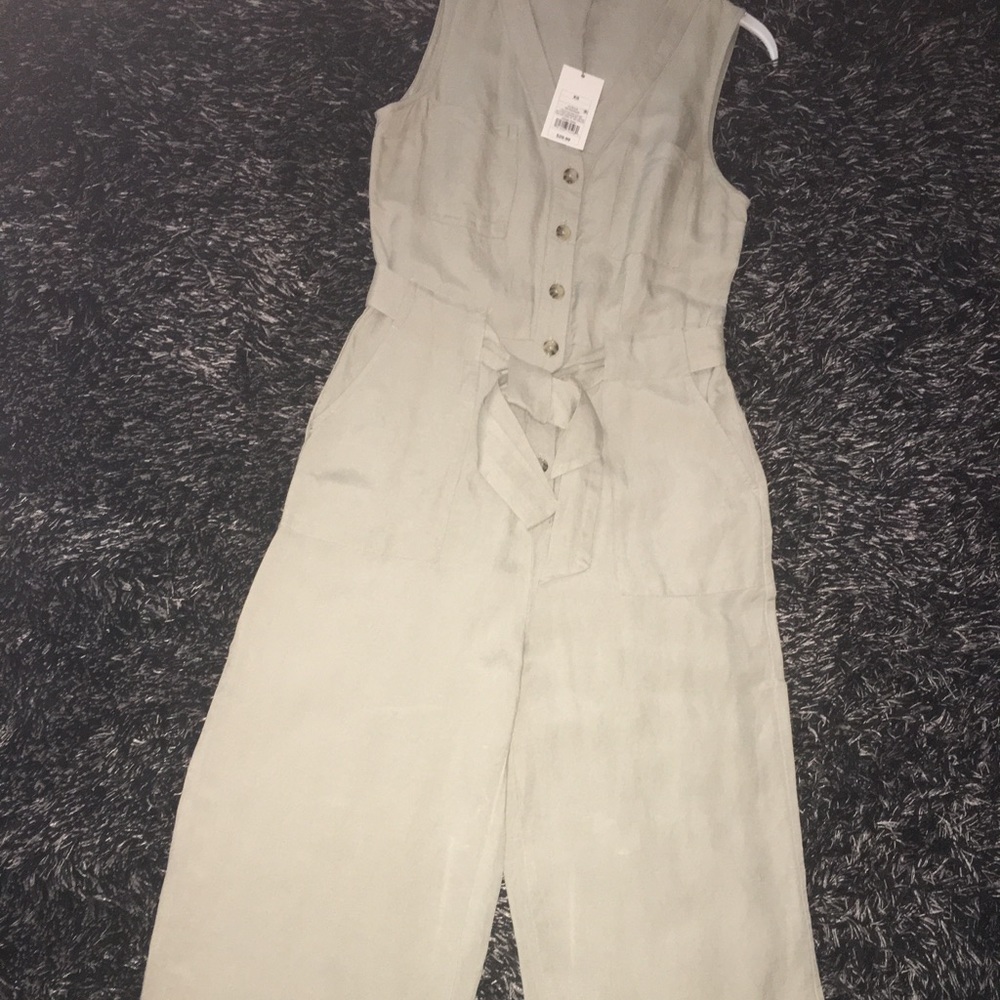 Jumpsuit Tan with pockets sleveless